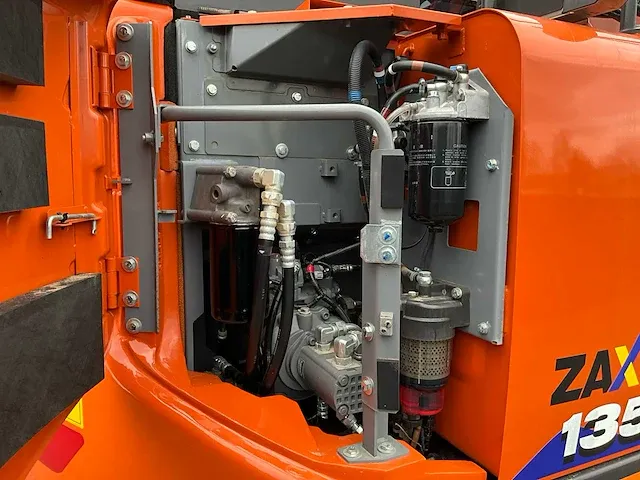 2021 hitachi zx135usbl-6 rupsgraafmachine - afbeelding 13 van  28