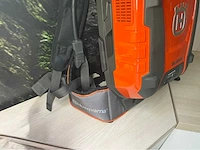 2021 husqvarna bli550x rugbatterij + draagharnas - afbeelding 2 van  4