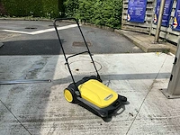 2021 kärcher s4 twin manuele straatveegmachine - afbeelding 1 van  3