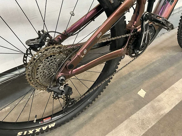 2021 kona remote 130 elektrische mountainbike (l) - afbeelding 7 van  14