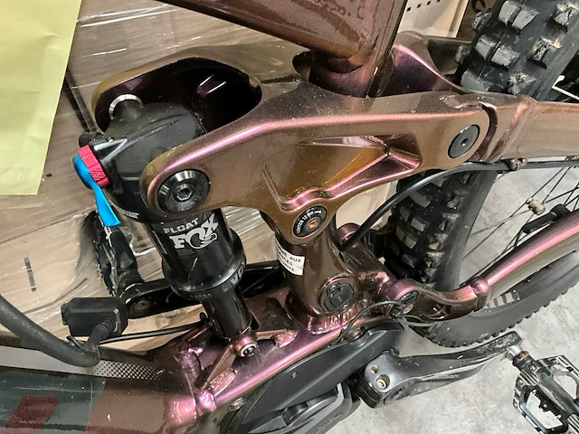 2021 kona remote 130 elektrische mountainbike (l) - afbeelding 3 van  15