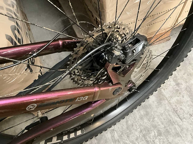 2021 kona remote 130 elektrische mountainbike (l) - afbeelding 5 van  15