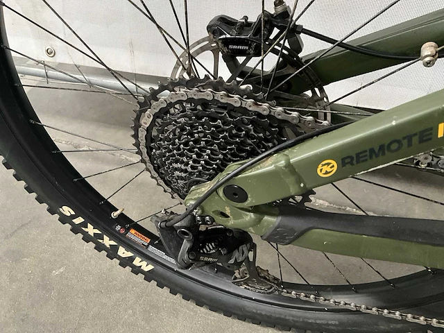 2021 kona remote 160 elektrische mountainbike (l) - afbeelding 3 van  19