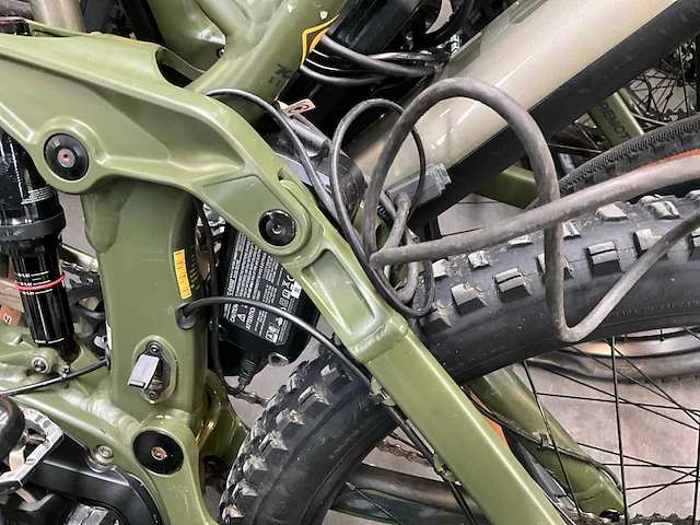2021 kona remote 160 elektrische mountainbike (l) - afbeelding 8 van  19