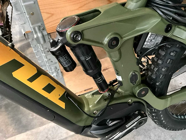 2021 kona remote 160 elektrische mountainbike (l) - afbeelding 9 van  19