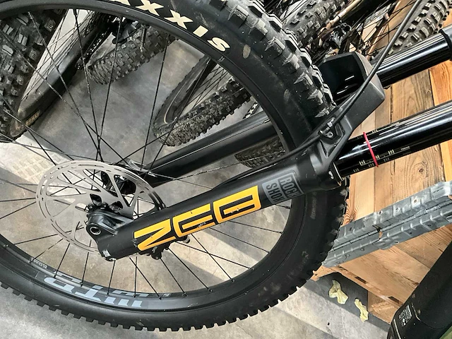 2021 kona remote 160 elektrische mountainbike (l) - afbeelding 10 van  19