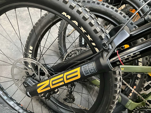 2021 kona remote 160 elektrische mountainbike (m) - afbeelding 8 van  20