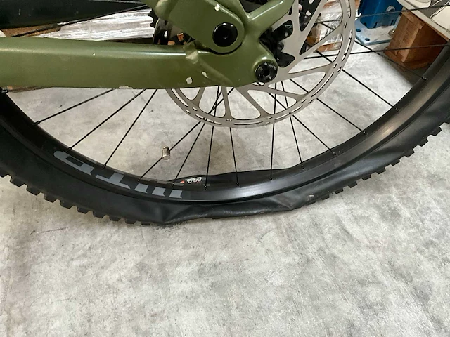 2021 kona remote 160 elektrische mountainbike (m) - afbeelding 13 van  20