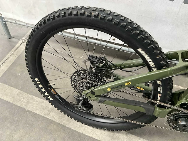 2021 kona remote 160 elektrische mountainbike (xl) - afbeelding 15 van  16