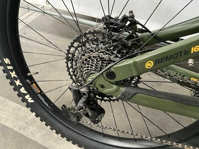 2021 kona remote 160 elektrische mountainbike (xl) - afbeelding 16 van  16