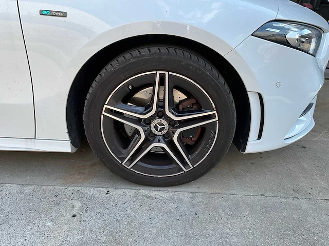 2021 mercedes-benz a 250 e amg pakket personenauto - afbeelding 3 van  44