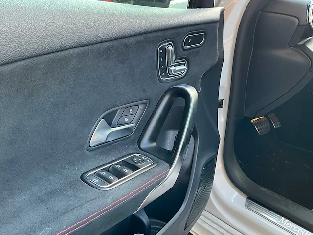 2021 mercedes-benz a 250 e amg pakket personenauto - afbeelding 11 van  44
