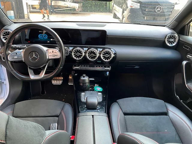 2021 mercedes-benz a 250 e amg pakket personenauto - afbeelding 27 van  44