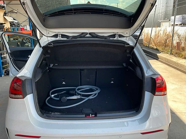 2021 mercedes-benz a 250 e amg pakket personenauto - afbeelding 32 van  44