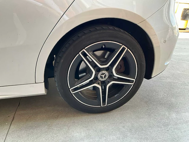 2021 mercedes-benz a 250 e amg pakket personenauto - afbeelding 5 van  44