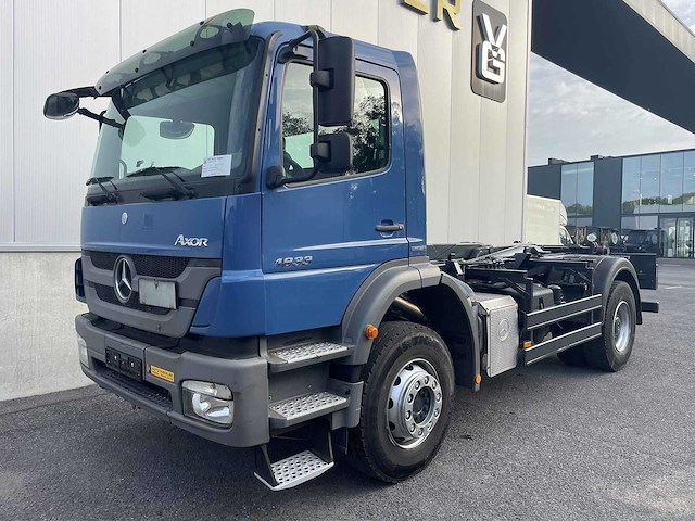 2021 mercedes-benz axor 1833 vrachtwagen met optreksysteem - afbeelding 1 van  4