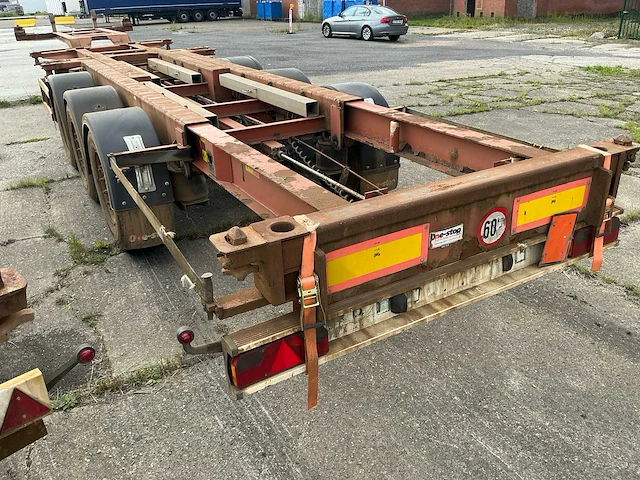 2021 renders polyvalent containerchassis - afbeelding 12 van  23