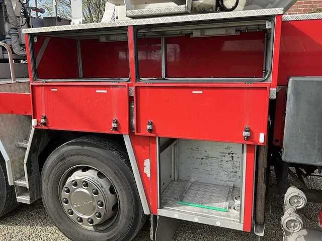 2021 scania db6x2s2/10k vrachtwagen met bronto hoogwerker - afbeelding 17 van  51