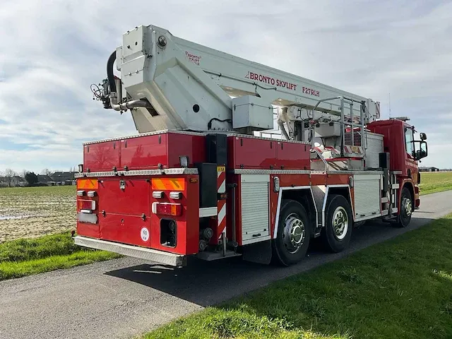 2021 scania db6x2s2/10k vrachtwagen met bronto hoogwerker - afbeelding 45 van  51