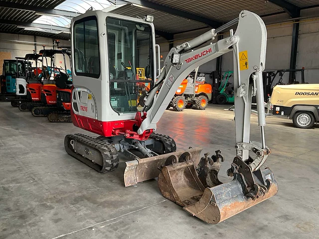 2021 takeuchi tb216 minigraafmachine - afbeelding 22 van  28