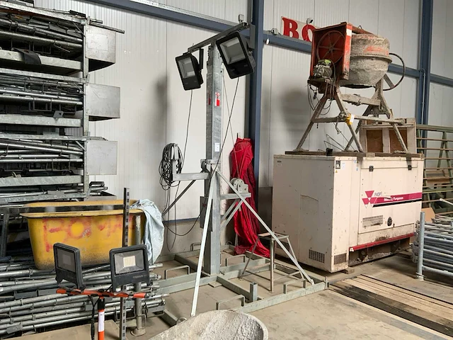 2021 telescopicmast bouwplaatsverlichting - afbeelding 1 van  7