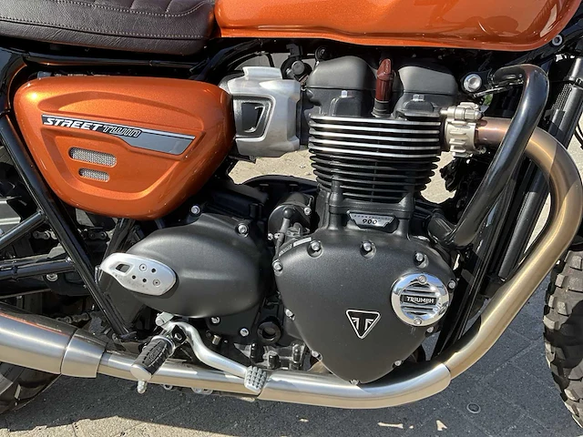 2021 triumph street twin 900 - afbeelding 18 van  18