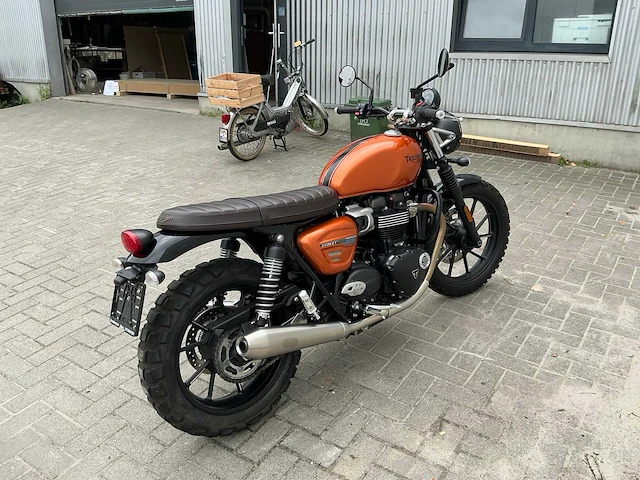 2021 triumph street twin - afbeelding 18 van  21