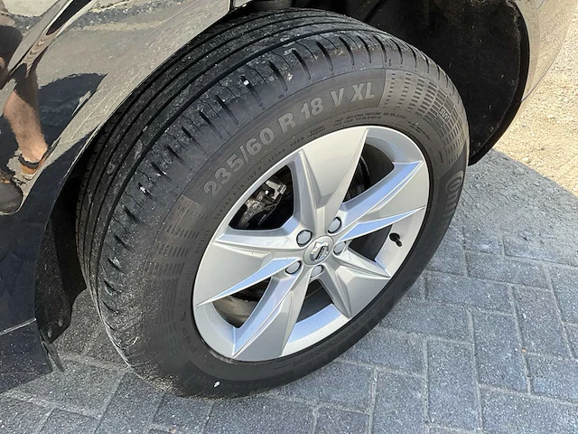 2021 volvo xc60 d4 - afbeelding 2 van  37