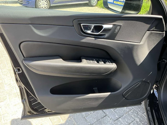 2021 volvo xc60 d4 - afbeelding 3 van  37