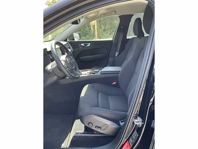 2021 volvo xc60 d4 - afbeelding 6 van  37