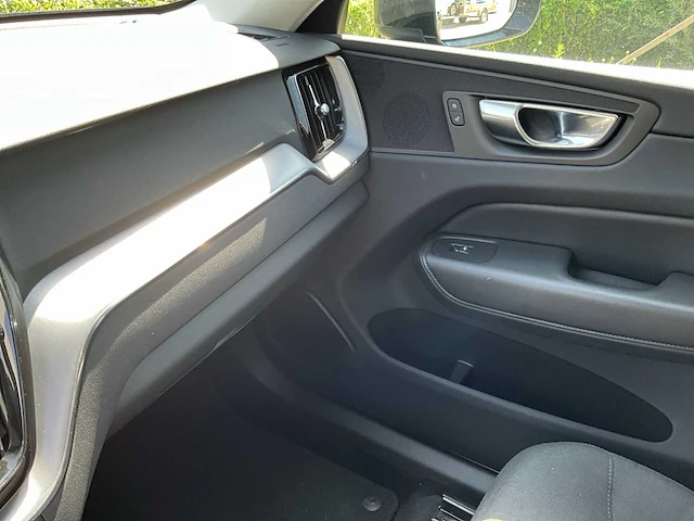 2021 volvo xc60 d4 - afbeelding 16 van  37