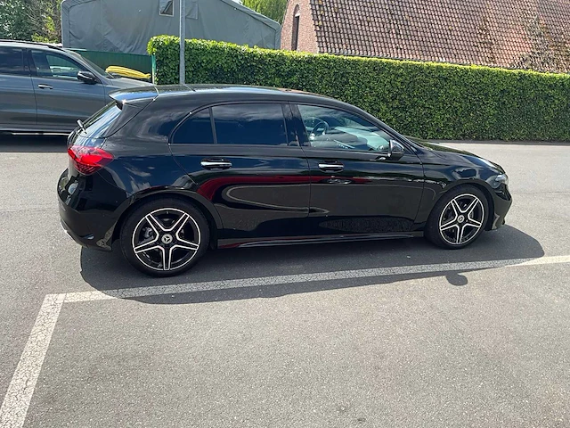 2022 - mercedes-ben a 180 - personenauto - afbeelding 2 van  44