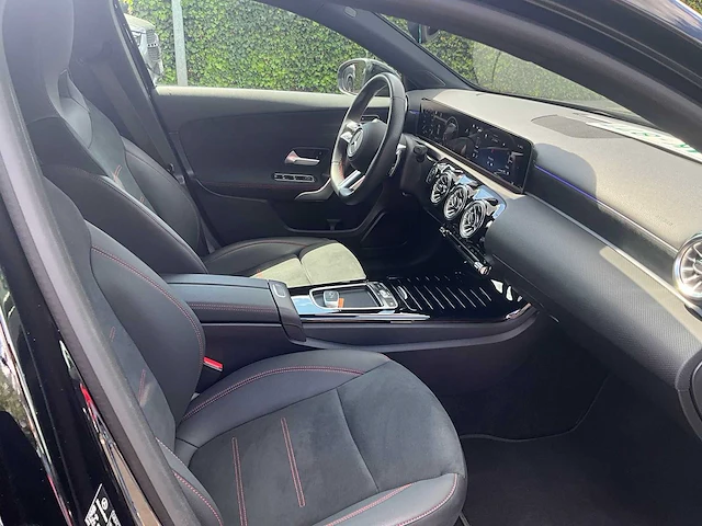 2022 - mercedes-ben a 180 - personenauto - afbeelding 10 van  44