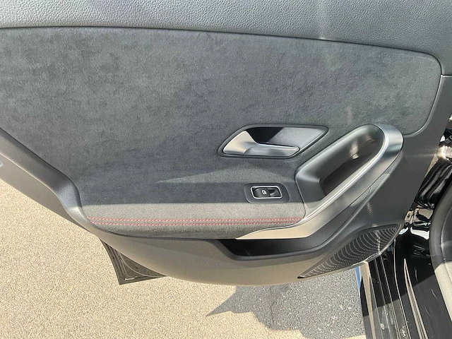 2022 - mercedes-ben a 180 - personenauto - afbeelding 4 van  44