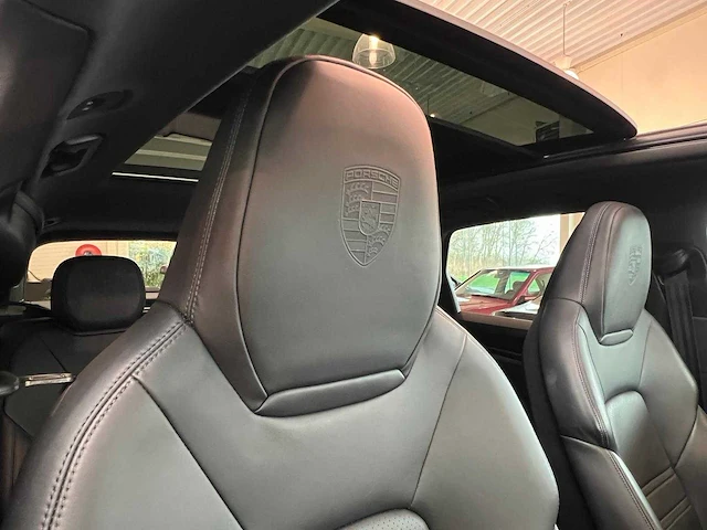 2022 - porsche cayenne e-hybrid - personenauto - afbeelding 9 van  22