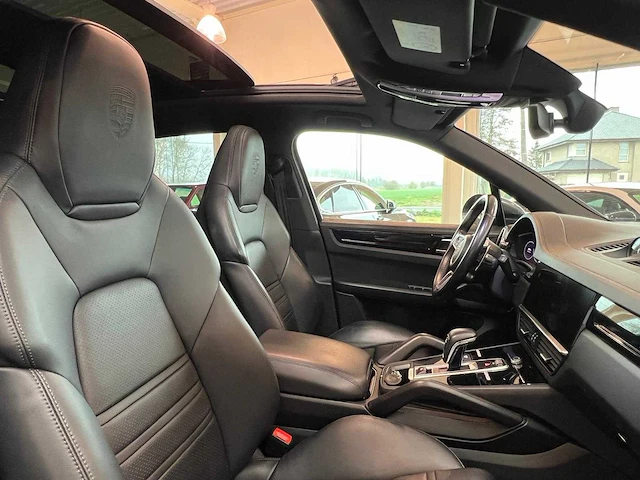 2022 - porsche cayenne e-hybrid - personenauto - afbeelding 10 van  22