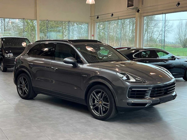 2022 - porsche cayenne e-hybrid - personenauto - afbeelding 16 van  22