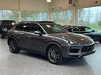 2022 - porsche cayenne e-hybrid - personenauto - afbeelding 16 van  22