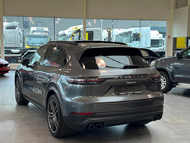 2022 - porsche cayenne e-hybrid - personenauto - afbeelding 17 van  22