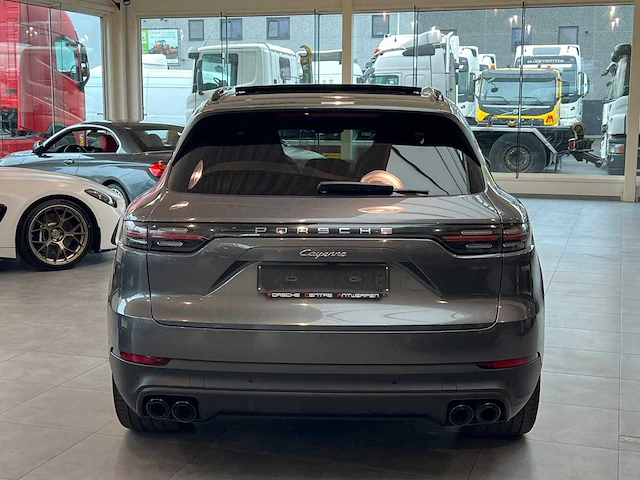 2022 - porsche cayenne e-hybrid - personenauto - afbeelding 18 van  22