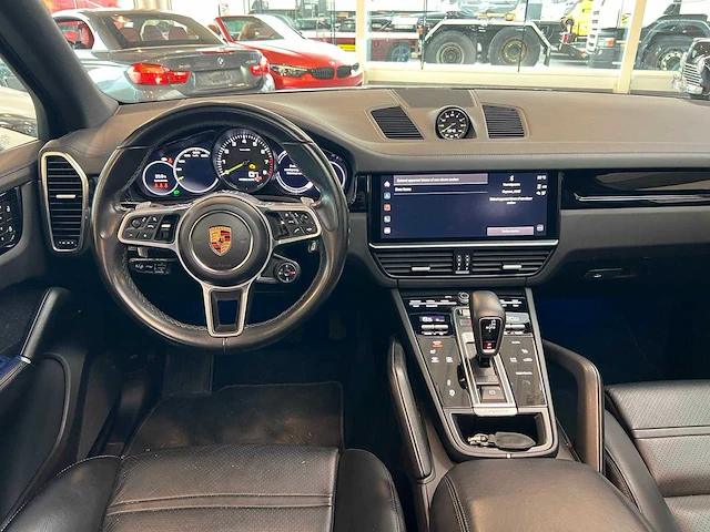 2022 - porsche cayenne e-hybrid - personenauto - afbeelding 21 van  22