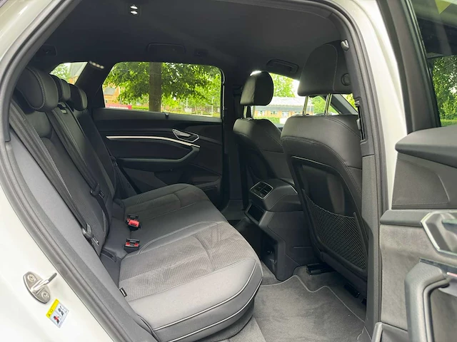 2022 audi 50 e-tron quattro s-line - afbeelding 13 van  30
