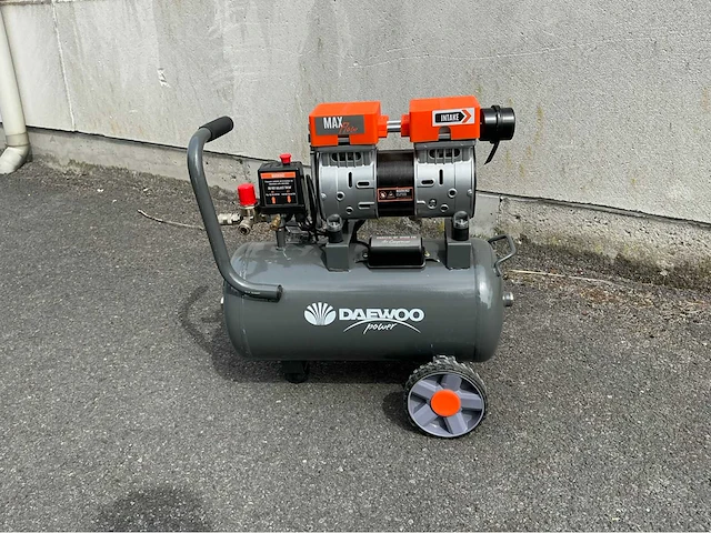2022 daewoo luchtcompressor - ongebruikt! - afbeelding 2 van  6