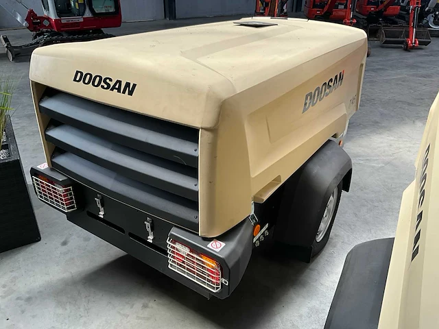 2022 doosan 7/45 stage v mobiele stroomgenerator - afbeelding 18 van  23