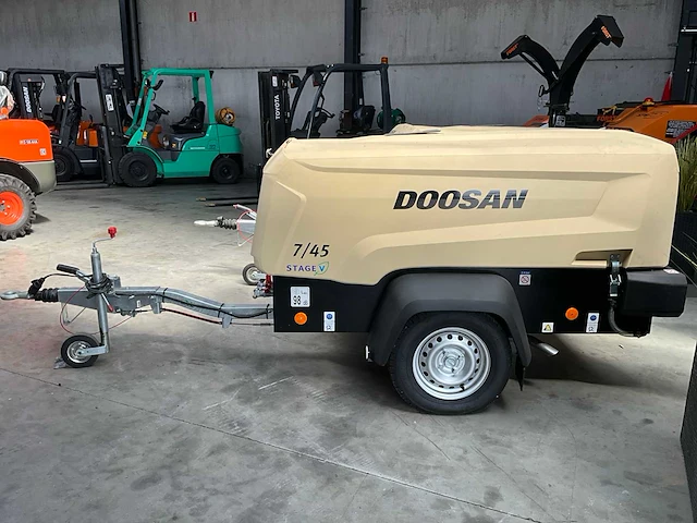 2022 doosan 7/45 stage v mobiele stroomgenerator - afbeelding 21 van  23