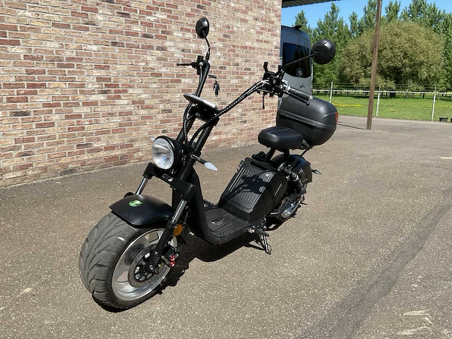 2022 gts hl 3.0 brommer - afbeelding 1 van  25