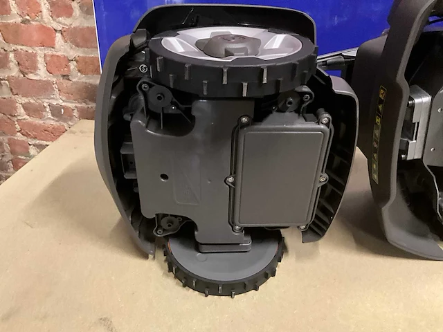 2022 husqvarna 435x awd robotmaaier - afbeelding 19 van  19