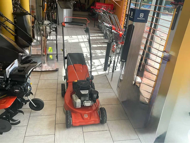 2022 husqvarna lc551 vbp grasmaaier - afbeelding 1 van  6