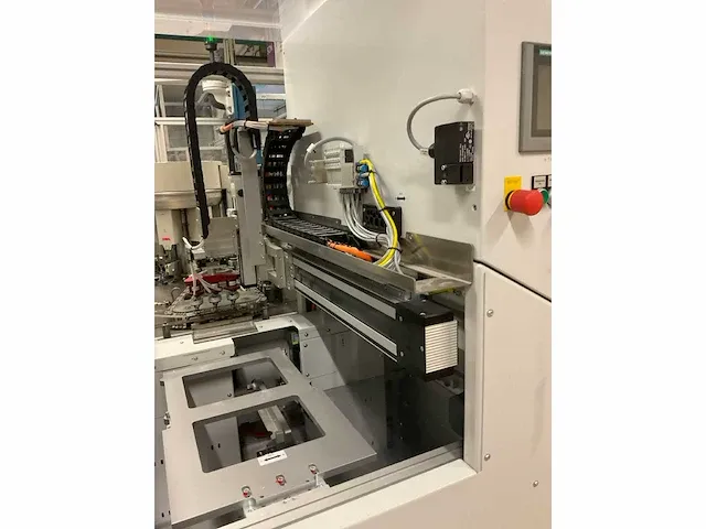 2022 ief werner variostack 46w pick & place robotstation - afbeelding 8 van  12