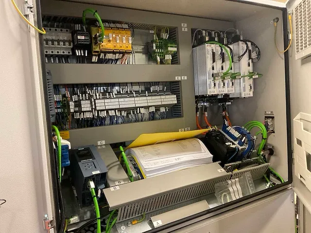 2022 ief werner variostack 46w pick & place robotstation - afbeelding 2 van  11